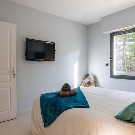2-br With Terrace & Swimming Pool