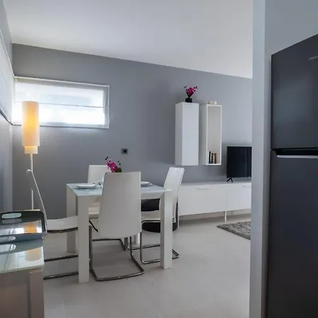 2-br With Terrace & Swimming Pool Apartment